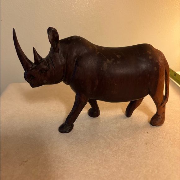 Handcarved safari animals Giraffe and Rhinoceros set of 2 - Picture 12 of 15